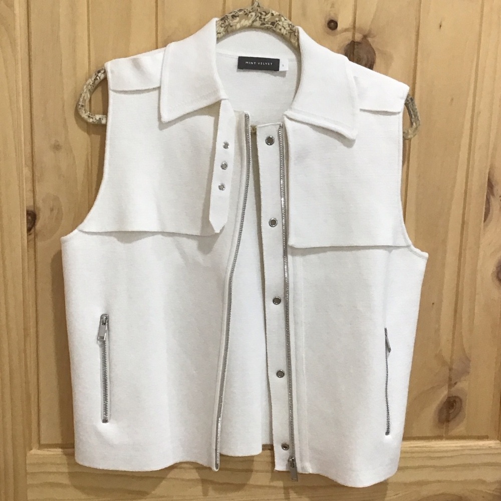 Mint Velvet Ivory Cotton Sleeveless Vest with Zipper Accents